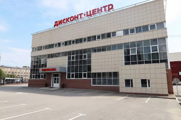Торгово-офисный комплекс на ул. Вавилова, 1