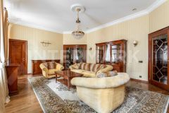 3-комн.кв., 111 м², этаж 2