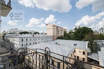 4-комн.кв., 184 м², этаж 4