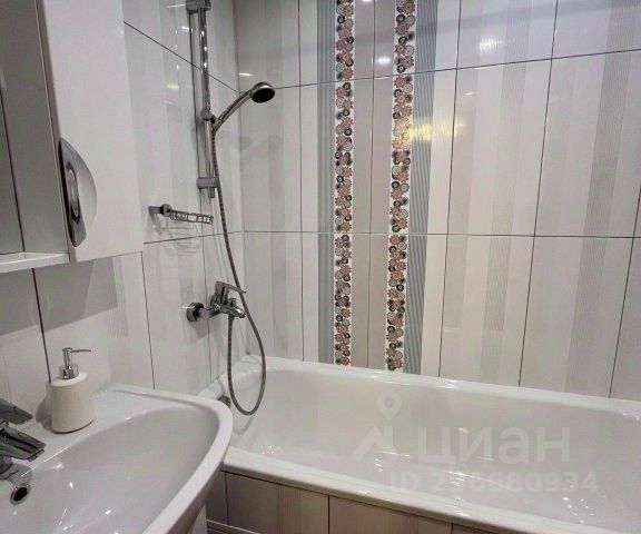 2-комн., 64 м², 1/1 этаж