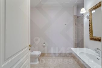 4-комн.кв., 275 м², этаж 5