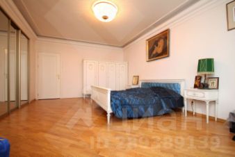 3-комн.кв., 128 м², этаж 3