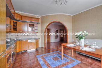 4-комн.кв., 135 м², этаж 5