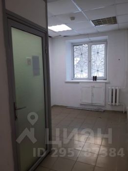 торг. площадь 60 м², этаж 1