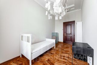 многокомн. кв., 218 м², этаж 4