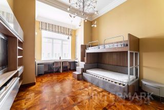 многокомн. кв., 218 м², этаж 4