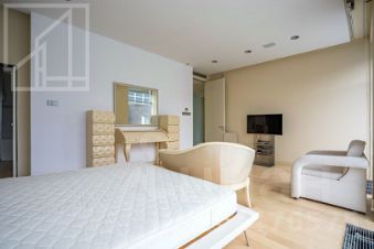 5-комн.кв., 274 м², этаж 5