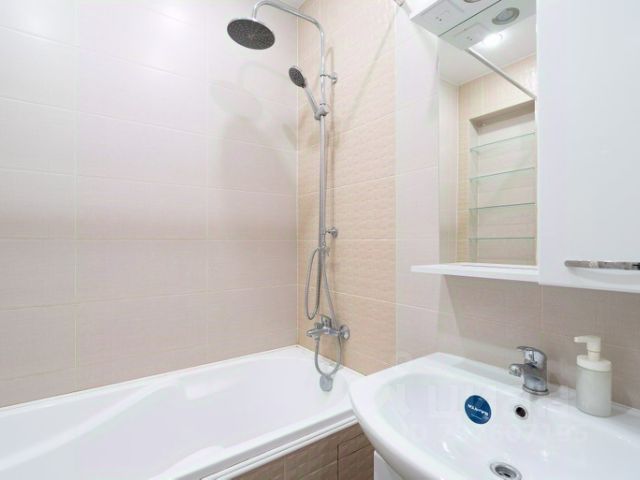 2-комн., 65 м², 1/1 этаж