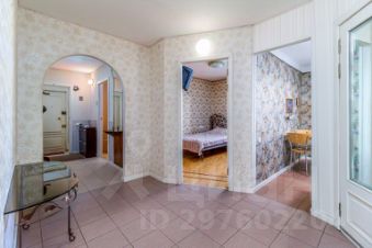 3-комн.кв., 80 м², этаж 1