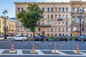 4-комн.кв., 180 м², этаж 1