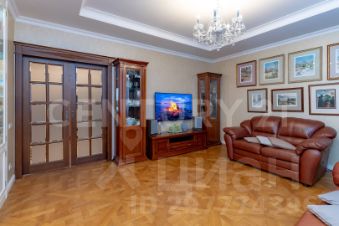 3-комн.кв., 98 м², этаж 3