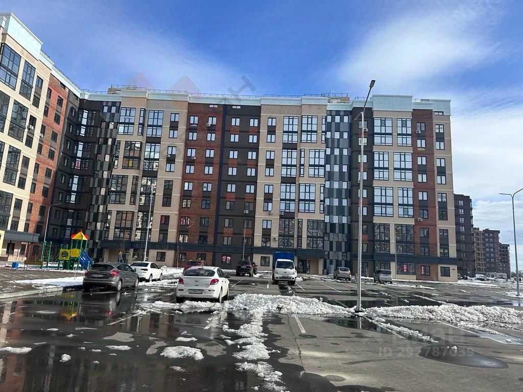 Продажа двухкомнатной квартиры 52,5м² ул. Имени Генерала Корнилова, 1,  Краснодар, Краснодарский край - база ЦИАН, объявление 297787039