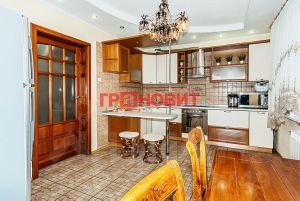 3-комн.кв., 104 м², этаж 7