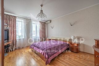 4-комн.кв., 146 м², этаж 4