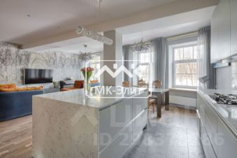 5-комн.кв., 225 м², этаж 3