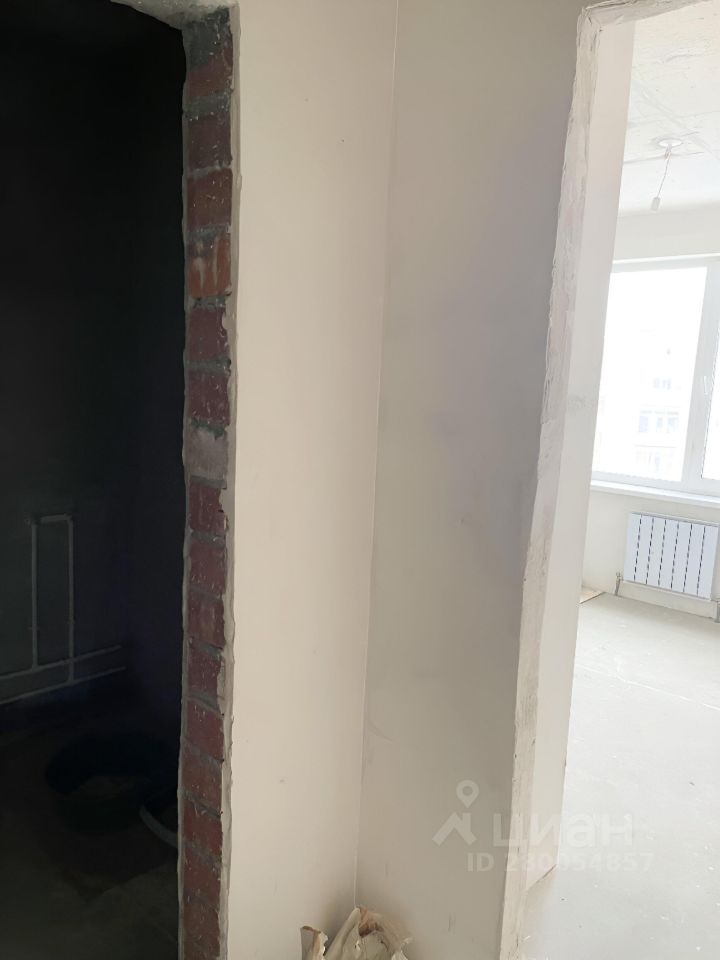 Продается квартира в Екатеринбурге, 36.9 кв.м, 7 этаж, без отделки, светлая комната, большие окна, отличное расположение