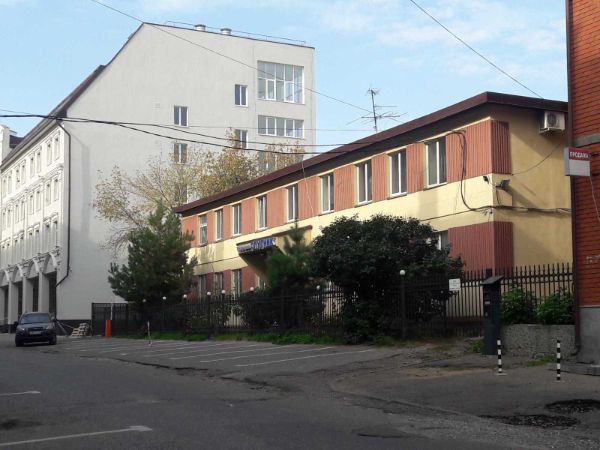 Офисное здание в переулке Кирова, 4