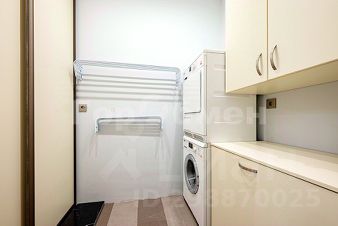 4-комн.кв., 210 м², этаж 8