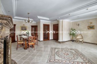 5-комн.кв., 300 м², этаж 4