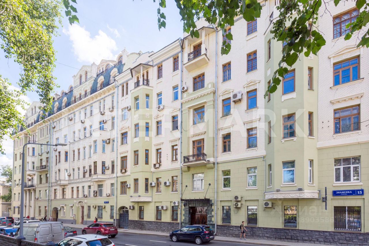 Купить квартиру на улице Знаменка дом 13С1 в Москве, продажа жилой  недвижимости на Циан. Найдено 27 объявлений