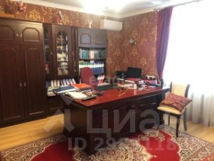 4-комн.кв., 164 м², этаж 2