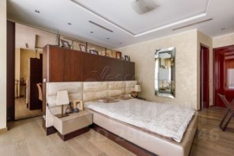 4-комн.кв., 159 м², этаж 2