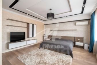 4-комн.кв., 140 м², этаж 9