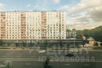 2-комн.кв., 80 м², этаж 4