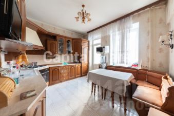 2-комн.кв., 100 м², этаж 3