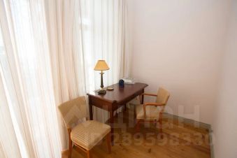 2-комн.кв., 100 м², этаж 1