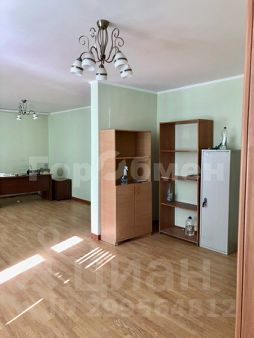 своб. назнач. 60 м², этаж 1