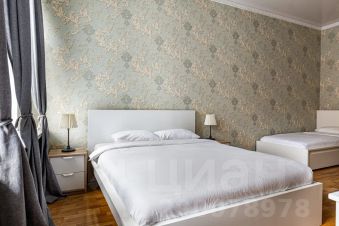 2-комн.кв., 90 м², этаж 2