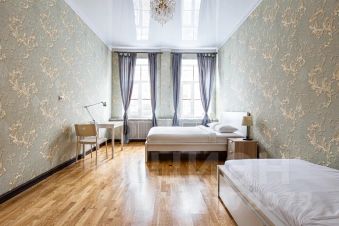 2-комн.кв., 90 м², этаж 2