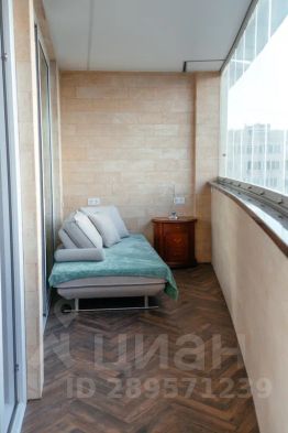 2-комн.кв., 120 м², этаж 18