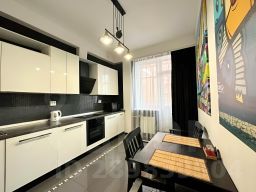 2-комн.кв., 80 м², этаж 3