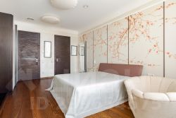 5-комн.кв., 280 м², этаж 4