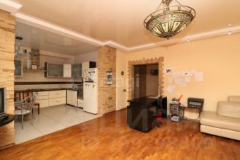 3-комн.кв., 118 м², этаж 3