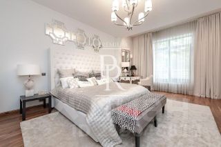 4-комн.кв., 245 м², этаж 2