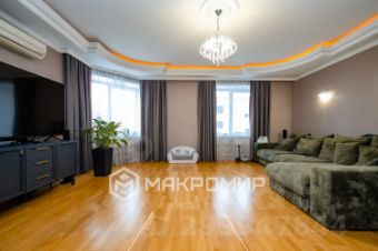 4-комн.кв., 185 м², этаж 3