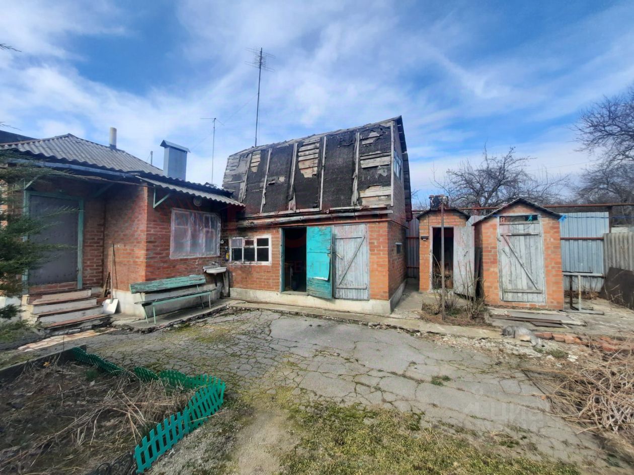 Купить дом на улице Волжская в поселке Орджоникидзе в городе  Ростов-на-Дону, продажа домов - база объявлений Циан. Найдено 1 объявление