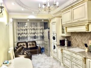 3-комн.кв., 90 м², этаж 1