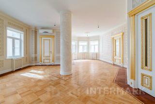 4-комн.кв., 175 м², этаж 2