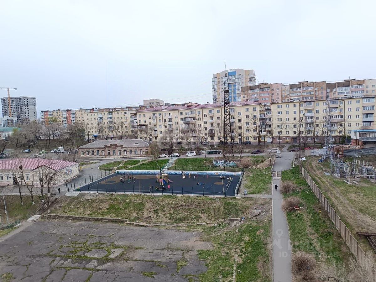 Купить квартиру-студию рядом со школой в микрорайоне Эгершельд в городе  Владивосток. Найдено 4 объявления.