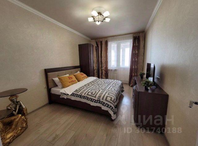 1-комн., 100 м², 1/1 этаж