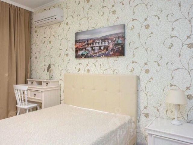 1-комн., 100 м², 1/1 этаж