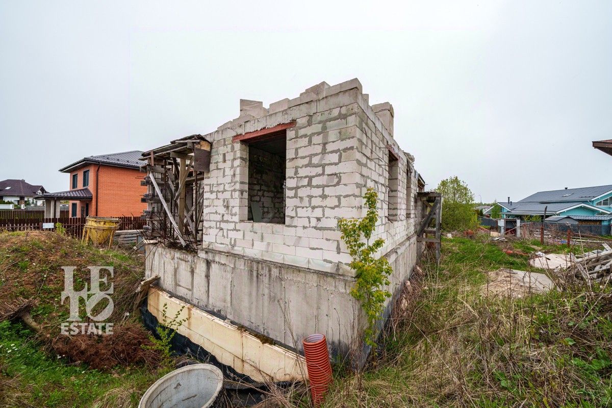 Купить загородную недвижимость в коттеджном поселке Пестово Лайф в деревне  Драчево, продажа загородной недвижимости - база объявлений Циан. Найдено 16  объявлений