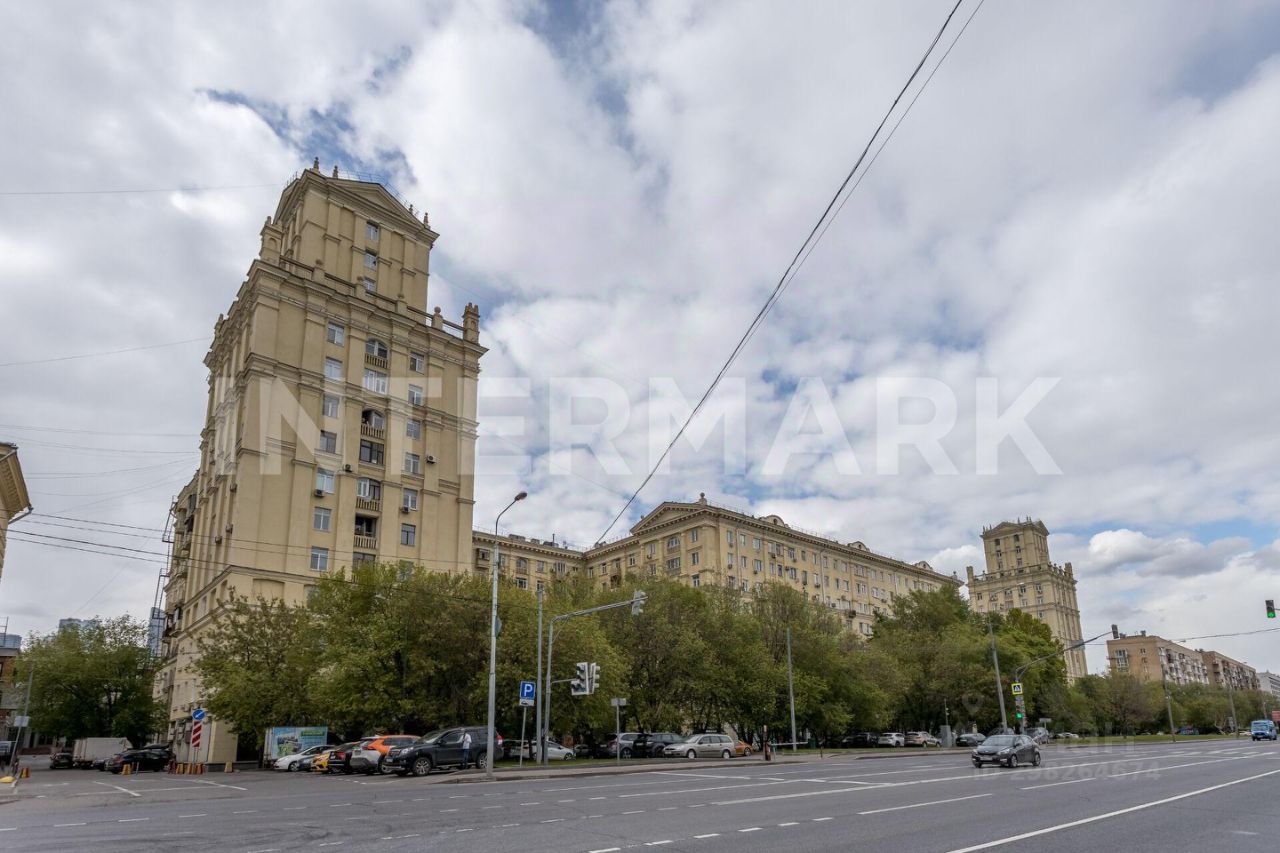 Купить 3-комнатную квартиру в сталинском доме в Москве. Найдено 72  объявления.