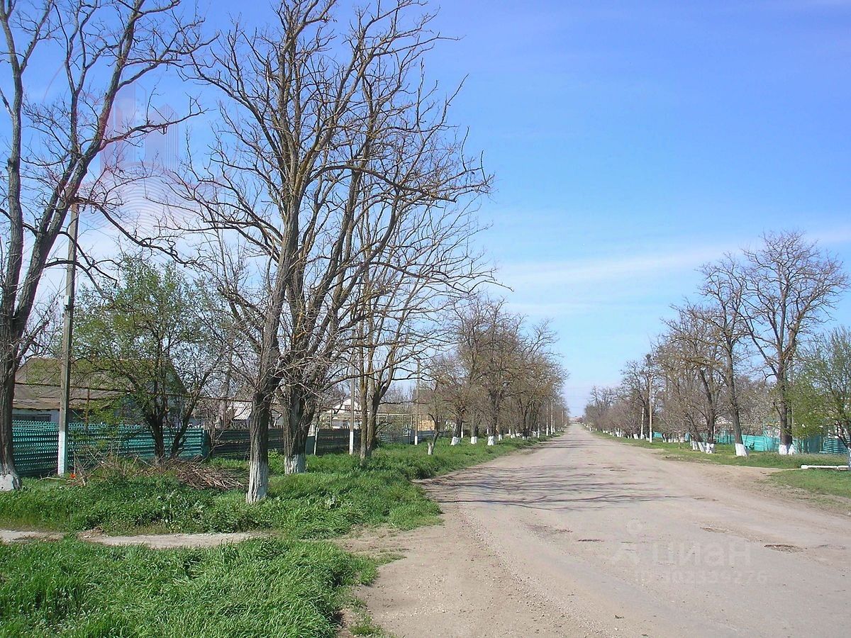 Купить земельный участок в поселке городского типа Красногвардейское  республики Крым, продажа земельных участков - база объявлений Циан. Найдено  6 объявлений