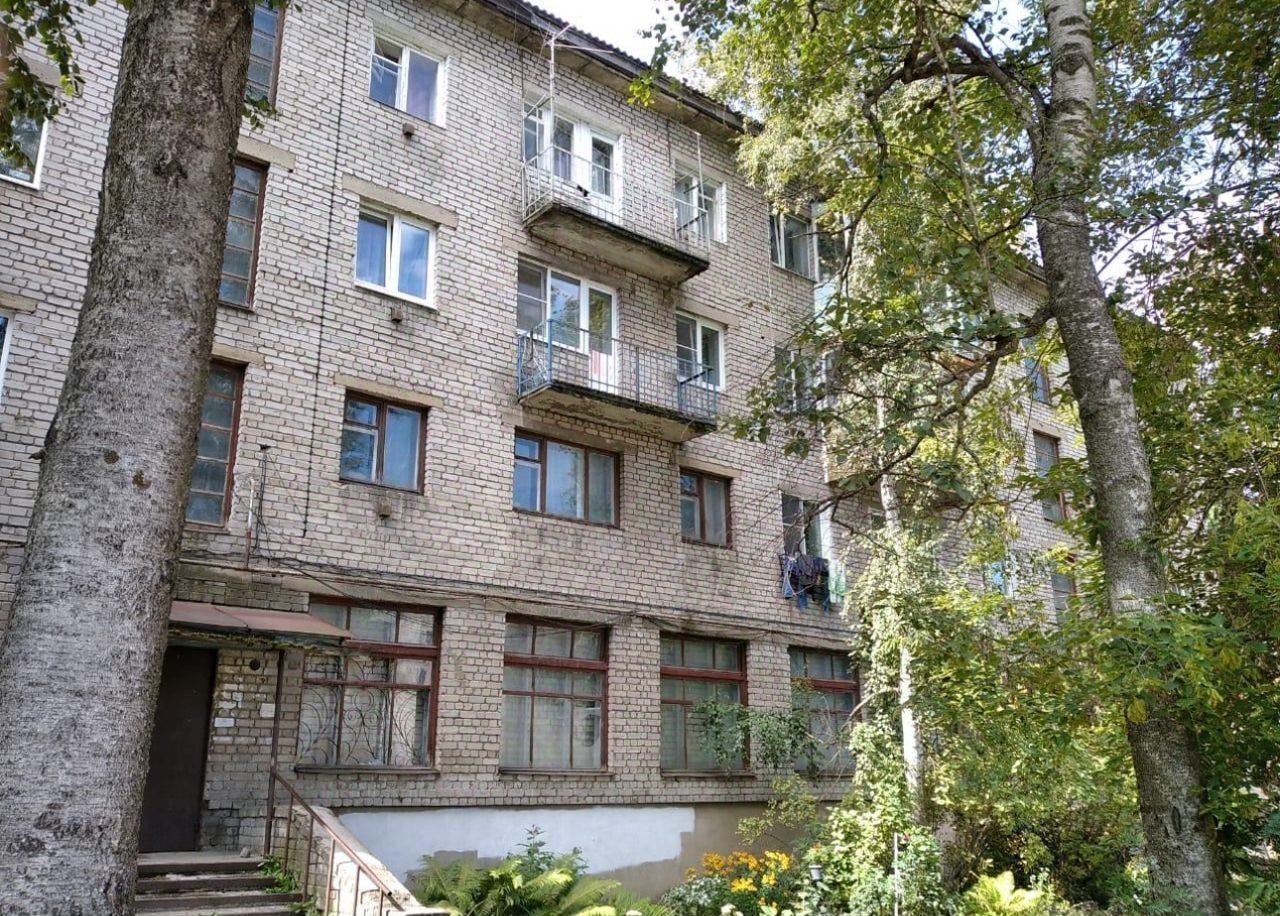 Продажа двухкомнатной квартиры 42м² ул. Володарского, 43, Осташков,  Тверская область, Осташковский городской округ - база ЦИАН, объявление  303193729