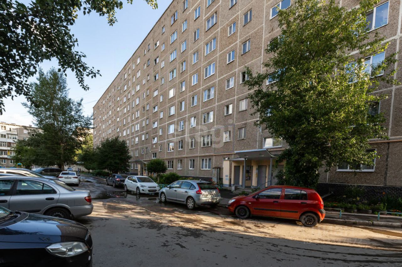 Продажа двухкомнатной квартиры 43 кв.м в Пионерском районе Екатеринбурга,  тихий двор, развитая инфраструктура